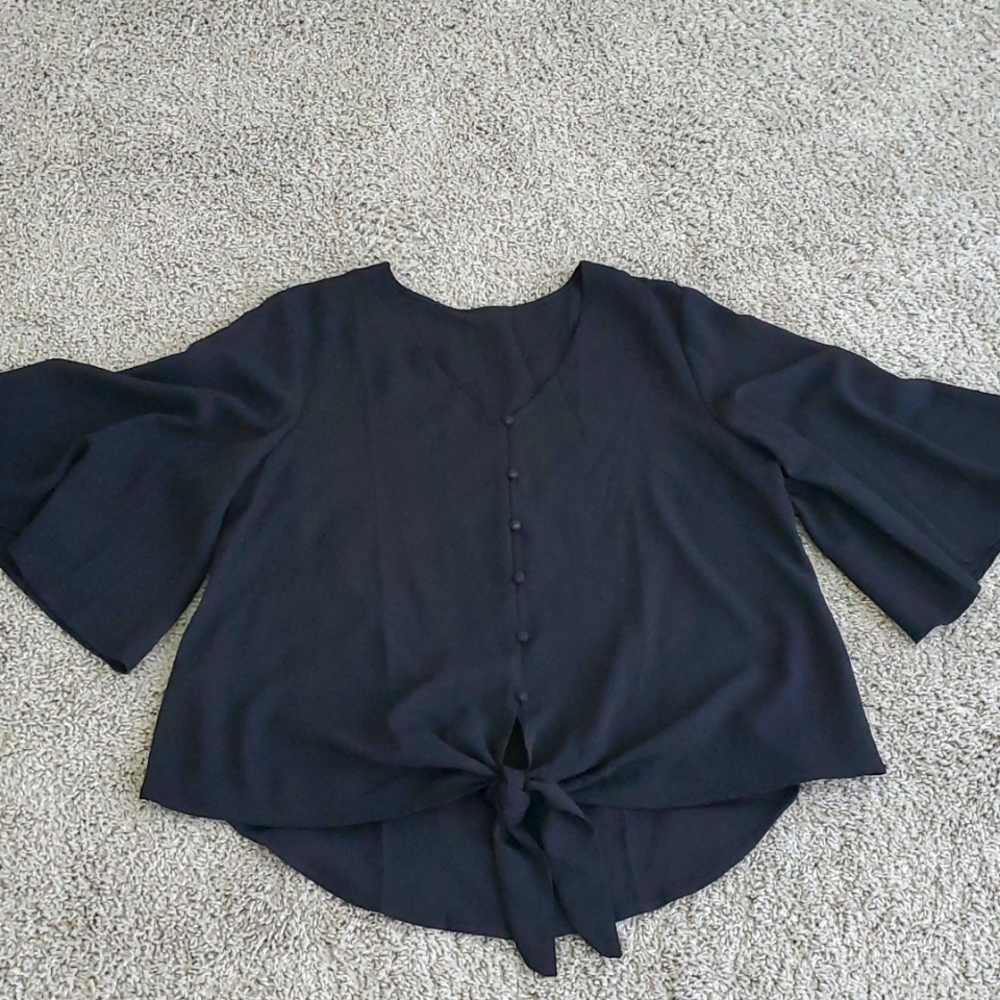 Black flowy top